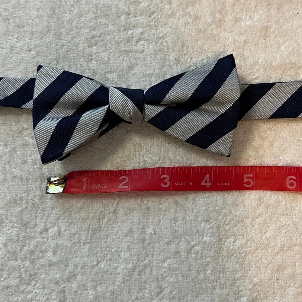 Stylish Boys Silver and Navy Striped Bow Tie, OS Adjustable Sizing (14 1/2 - 20)